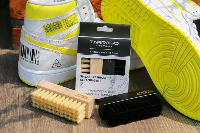 Narzędzia do czyszczenia gumowych but&oacute;w