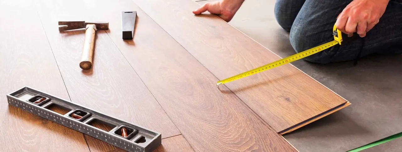 nierówna podłoga problemy wizualne i techniczne