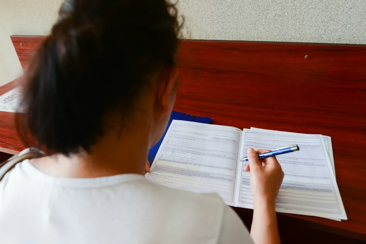 Rodzice wypełniający wniosek online