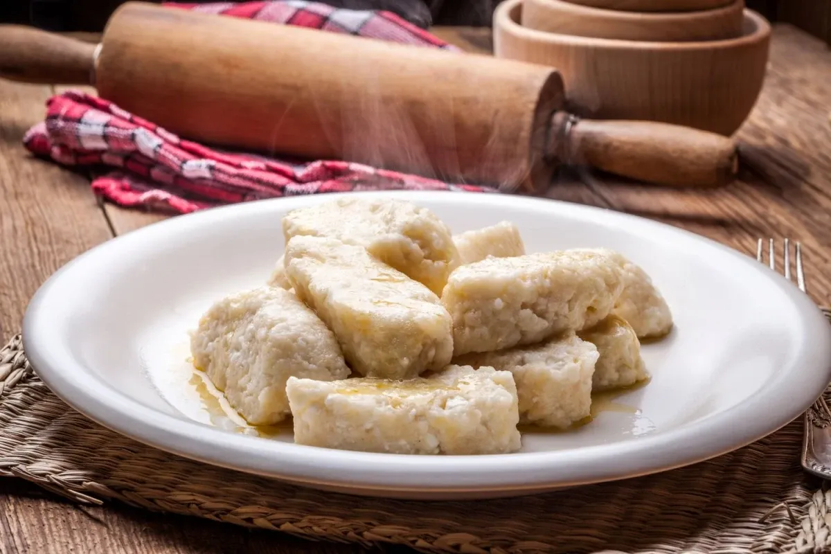 Idealne kluski na talerzu