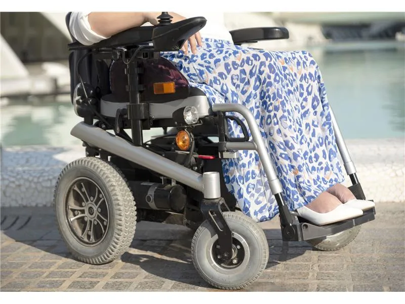 sprawdzanie stanu technicznego wózka inwalidzkiego przed wynajmem