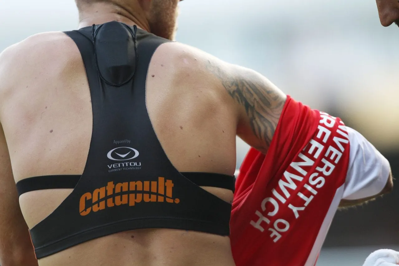 System śledzenia piłkarzy GPS STATS Perform