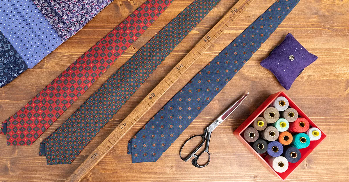 Materiały i narzędzia do szycia krawata