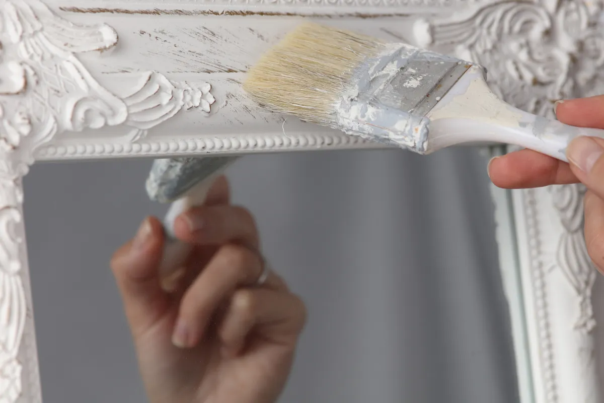 rama lustra ze sztukaterii DIY