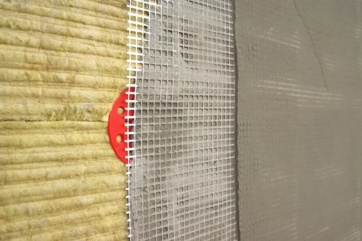 Tynk na styropian vs wełna mineralna