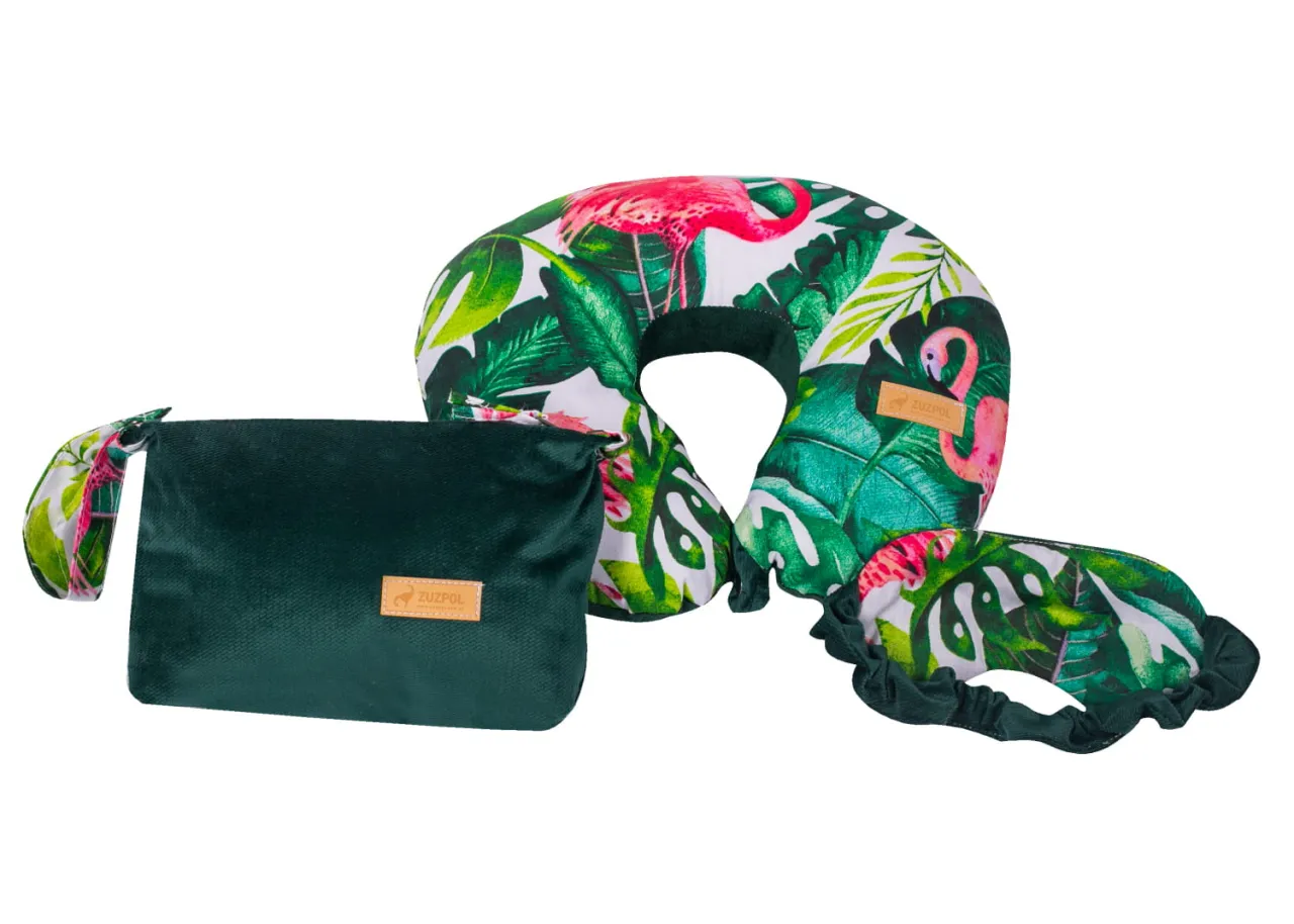 akcesoria podr&oacute;żne dla dzieci latarka rogal worek na brudne rzeczy