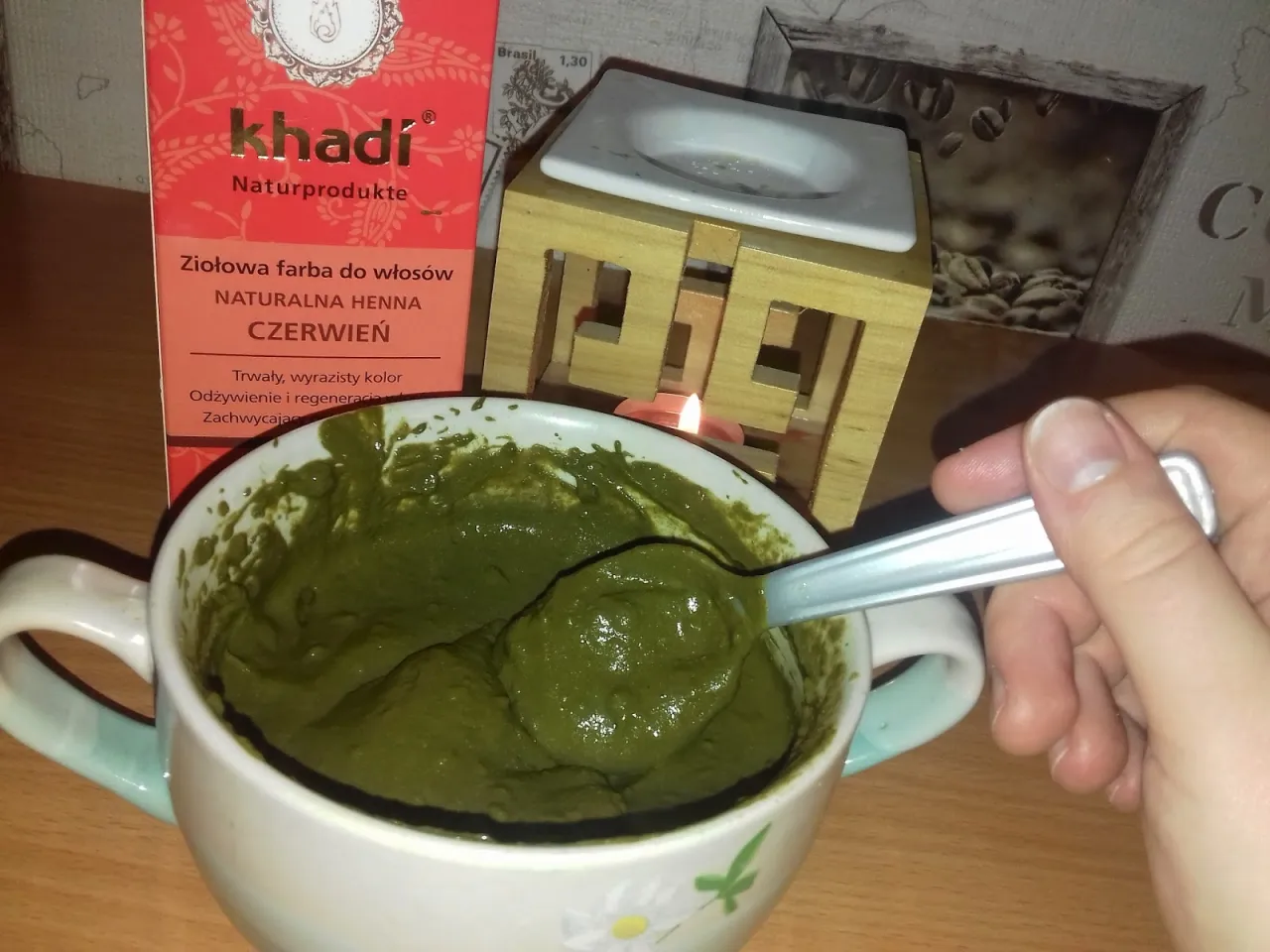 Przygotowanie henny krakowskiej pasta