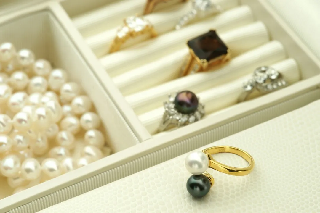 Prawidłowe przechowywanie biżuterii srebrnej
