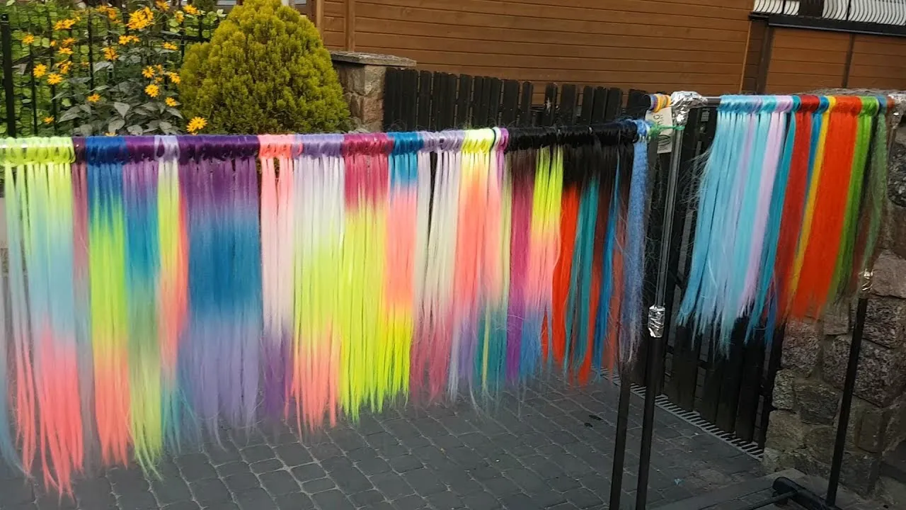 modne warkoczyki syntetyczne nad morzem