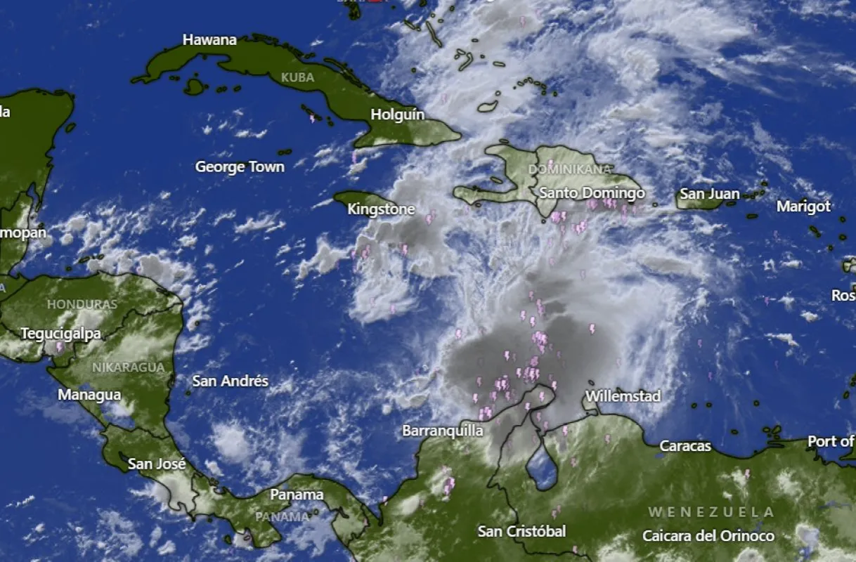 Burza nad Karaibami, z błyskawicami nad Dominikaną. Kiedy lecieć na Dominikanę? Sprawdź pogodę!