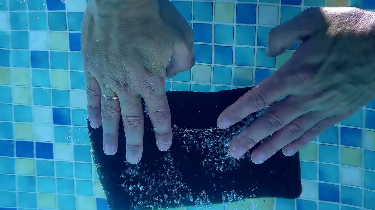 jak znaleźć dziurę w basenie bąbelki mydło