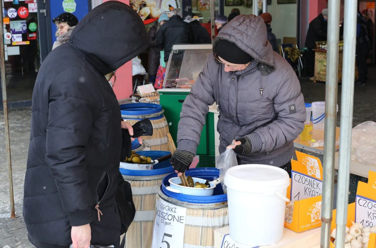 kiszona kapusta na targu