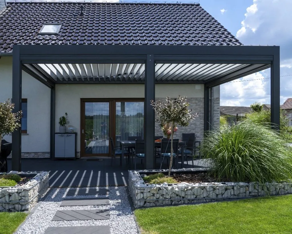 Rodzaje konstrukcji zadaszeń tarasowych drewniane aluminiowe