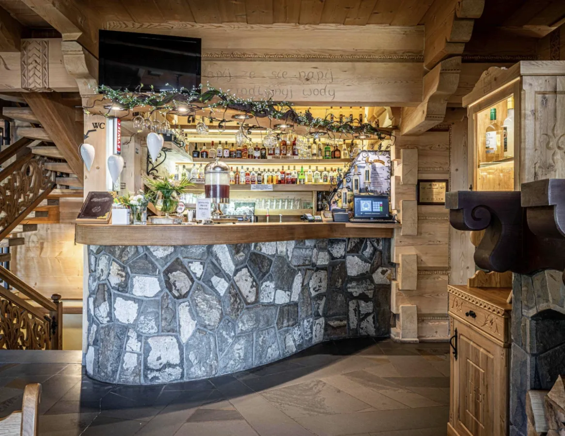 Wnętrze karczmy Małe Ciche