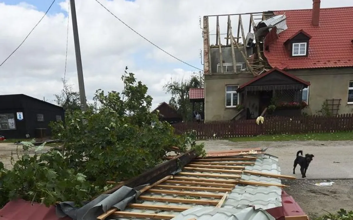 Zdjęcie Ile odszkodowania za zerwany dach? Sprawdź, jak uzyskać należne pieniądze