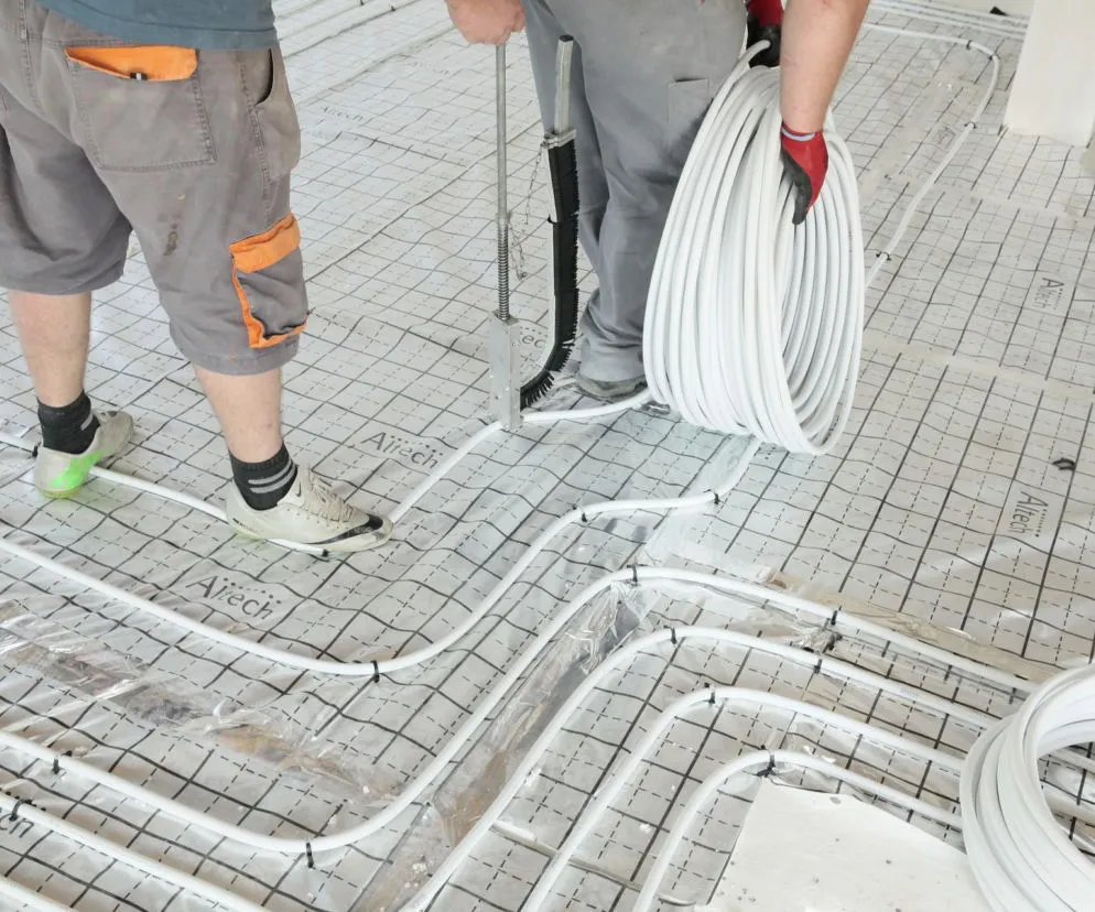 Koszty materiał&oacute;w i robocizny podł&oacute;g