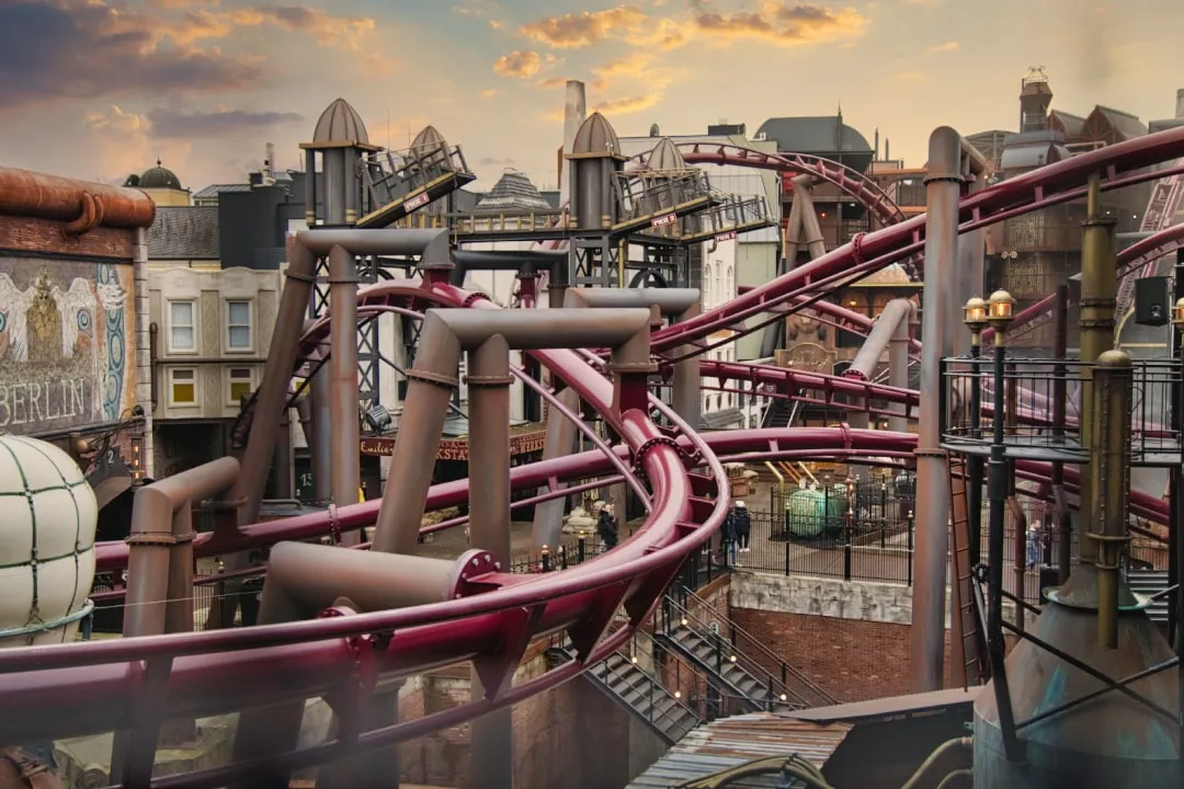 Phantasialand Berlin Themenbereich F.L.Y. Rookburgh