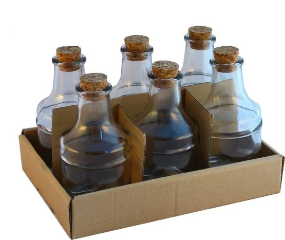 r&oacute;żne butelki do nalewek, ciemne szkło, korki i zakrętki