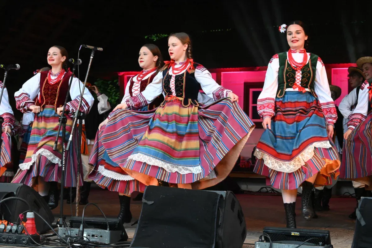 Jarmark Folklorystyczny Sanok tłumy