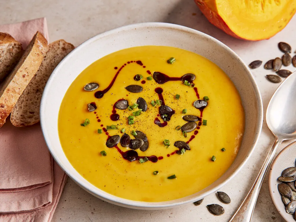 Kürbis Kartoffel Suppe mit Toppings