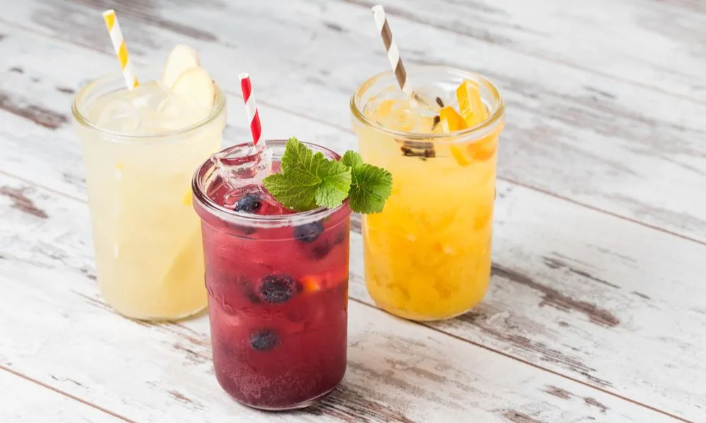erfrischende alkoholfreie Mocktails im Shaker