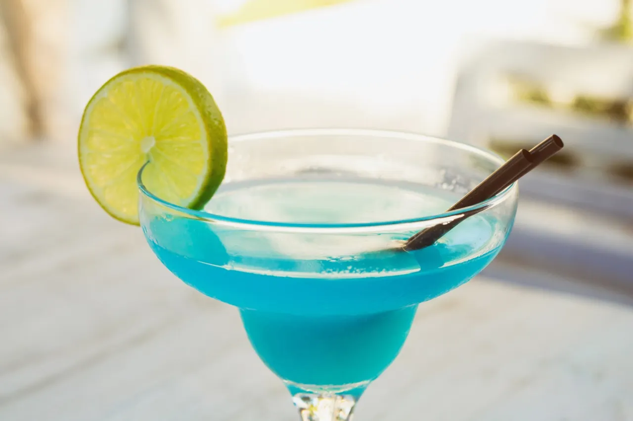 varianti cocktail Blue Lagoon