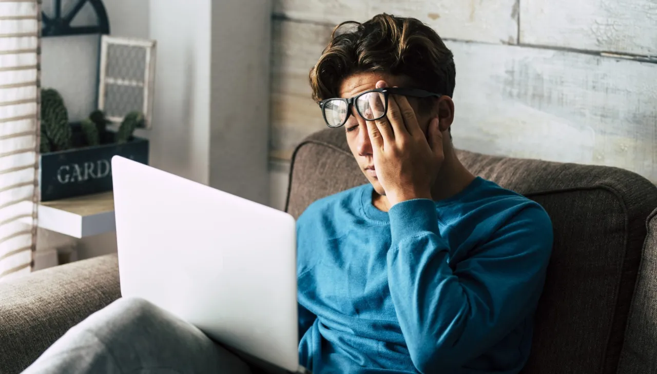 stres w pracy, wypalenie zawodowe, problemy rodzinne, osoba pod presją