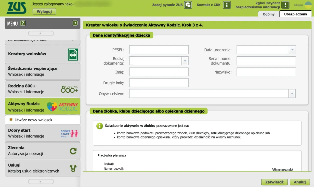 Rodzic wypełniający wniosek online do żłobka w Warszawie