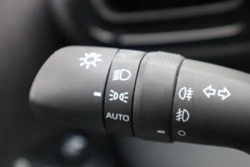 Toyota Yaris manetka światła przeciwmgielne