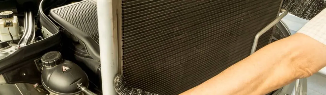 Zdjęcie Jak sprawdzić chłodnicę klimatyzacji i uniknąć kosztownych napraw