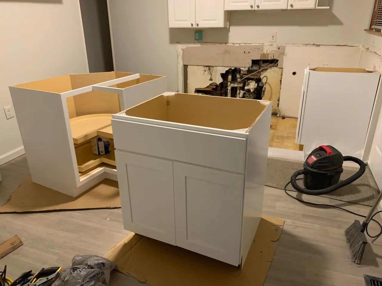 Materiały i narzędzia do budowy szafki kuchennej