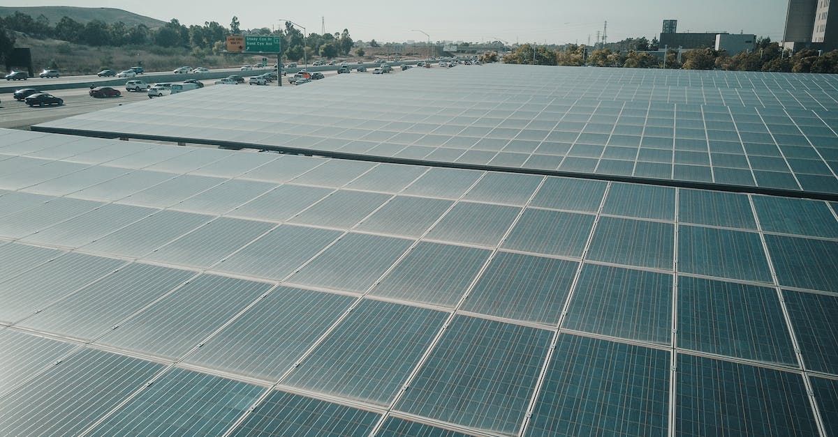Montaż paneli fotowoltaicznych - porady jak samemu zamontować i podłączyć instalację PV