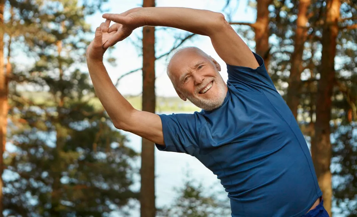 Szczęśliwy biegacz senior nadciśnienie