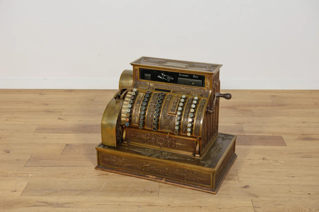 stara kasa fiskalna jako dekoracja