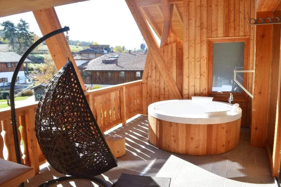 Interni di chalet in Trentino con spa privata o jacuzzi
