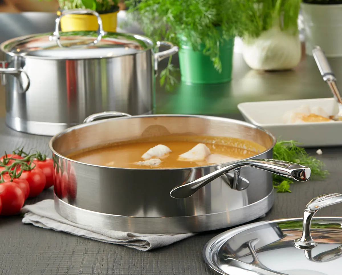 szeroka patelnia do sosu