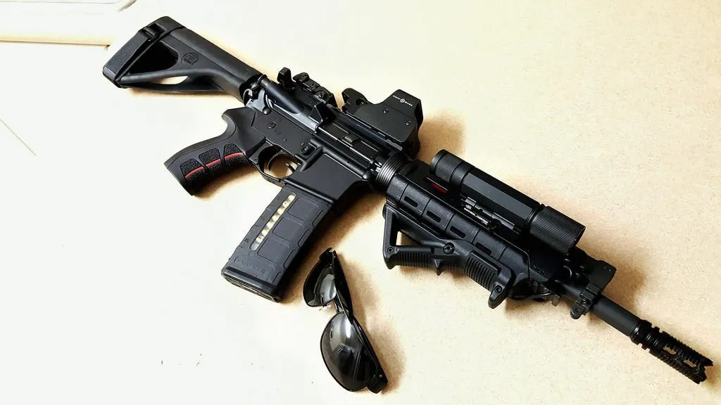 por&oacute;wnanie pozwolenie na broń sportowa samoobrona