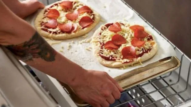 podpieczony spód pizzy do zamrożenia