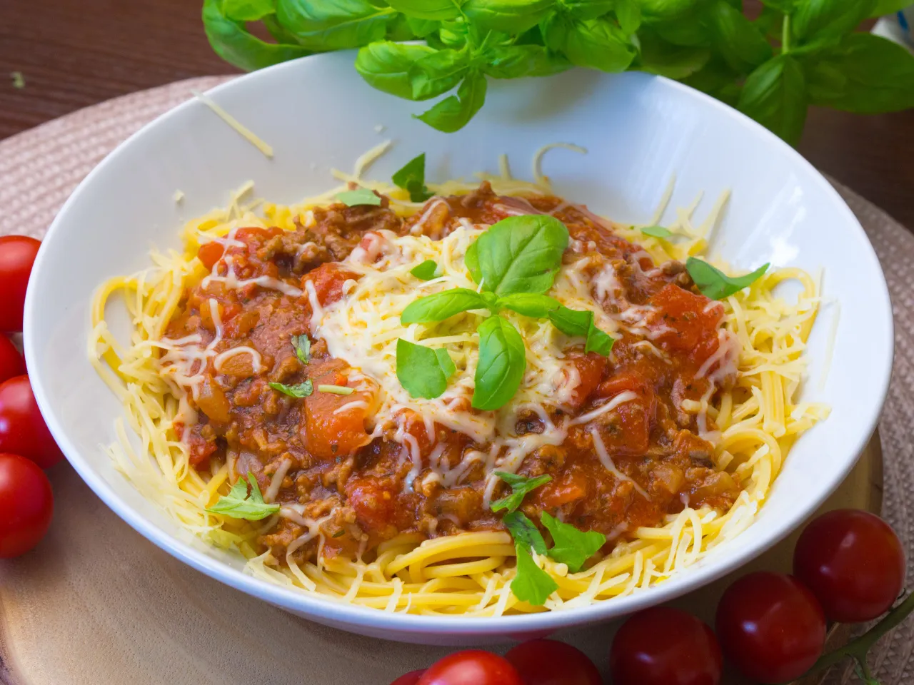 spaghetti bolognese z winem