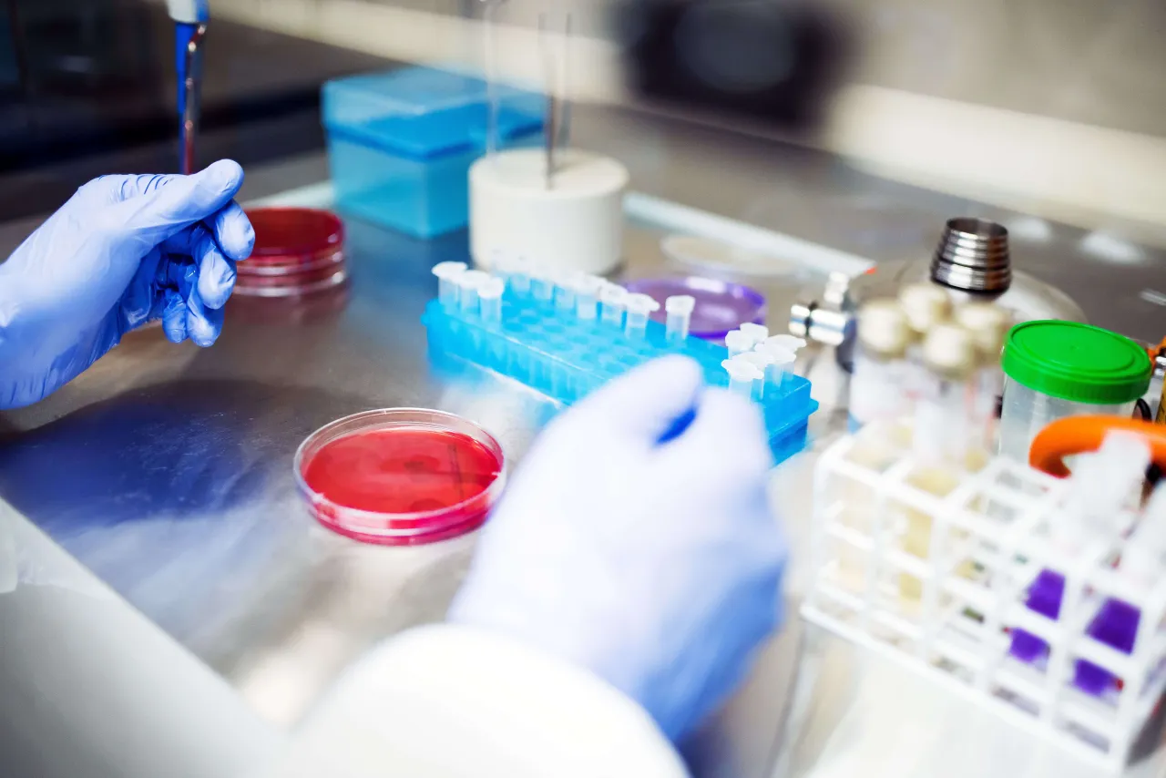 Badanie OB probówka krew laboratoryjna