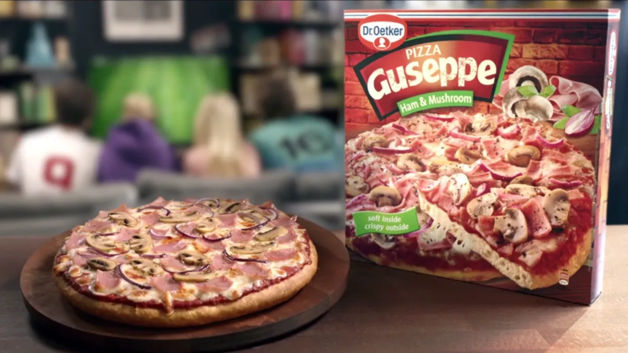 Pizza Guseppe 4 Sery na talerzu z warzywami