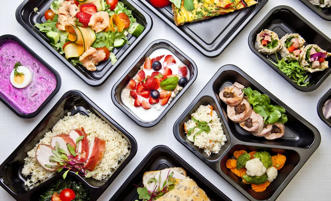 Zdjęcie Catering dietetyczny: Czy dieta pudełkowa naprawdę się opłaca?