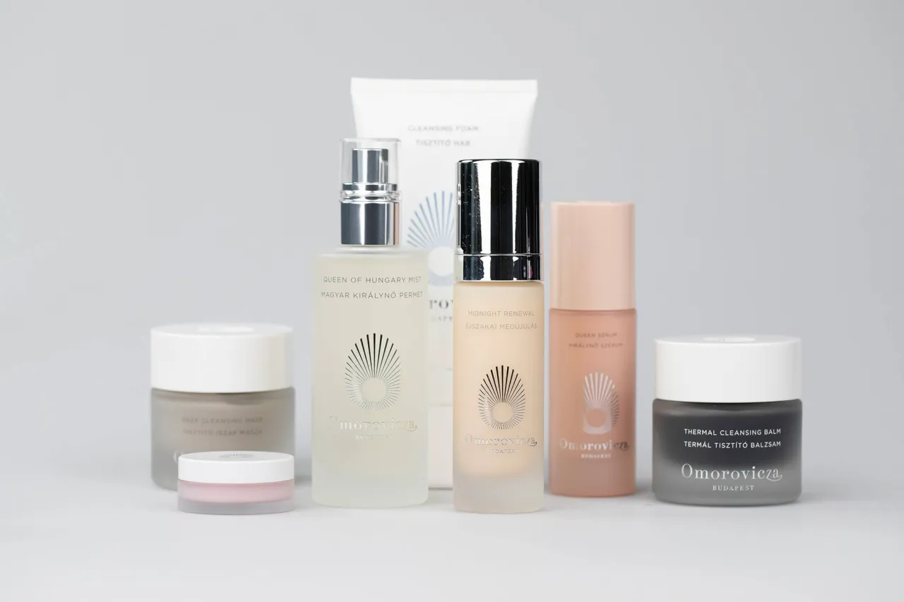 Szukasz pomysłu, co kupić na Węgrzech? Kosmetyki Omorovicza to luksusowy wyb&oacute;r: mgiełka, serum, balsamy i maski.