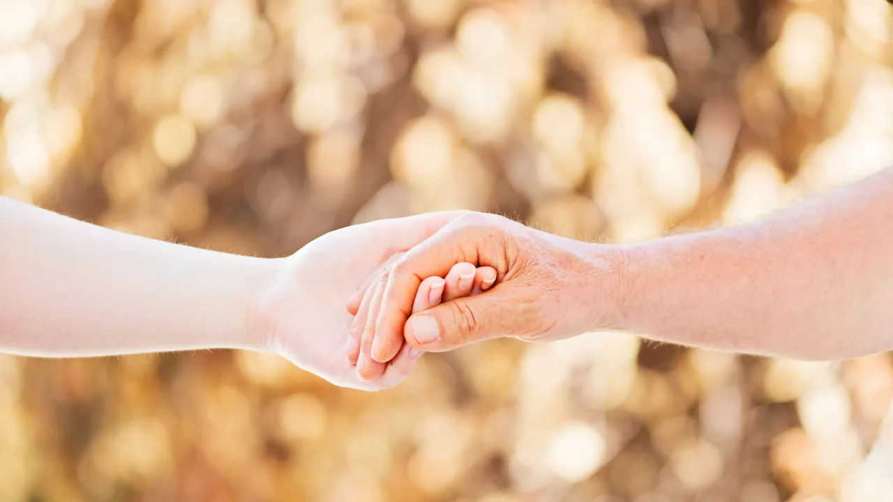 empatyczna rozmowa z osobą chorą psychicznie, wsparcie bliskich