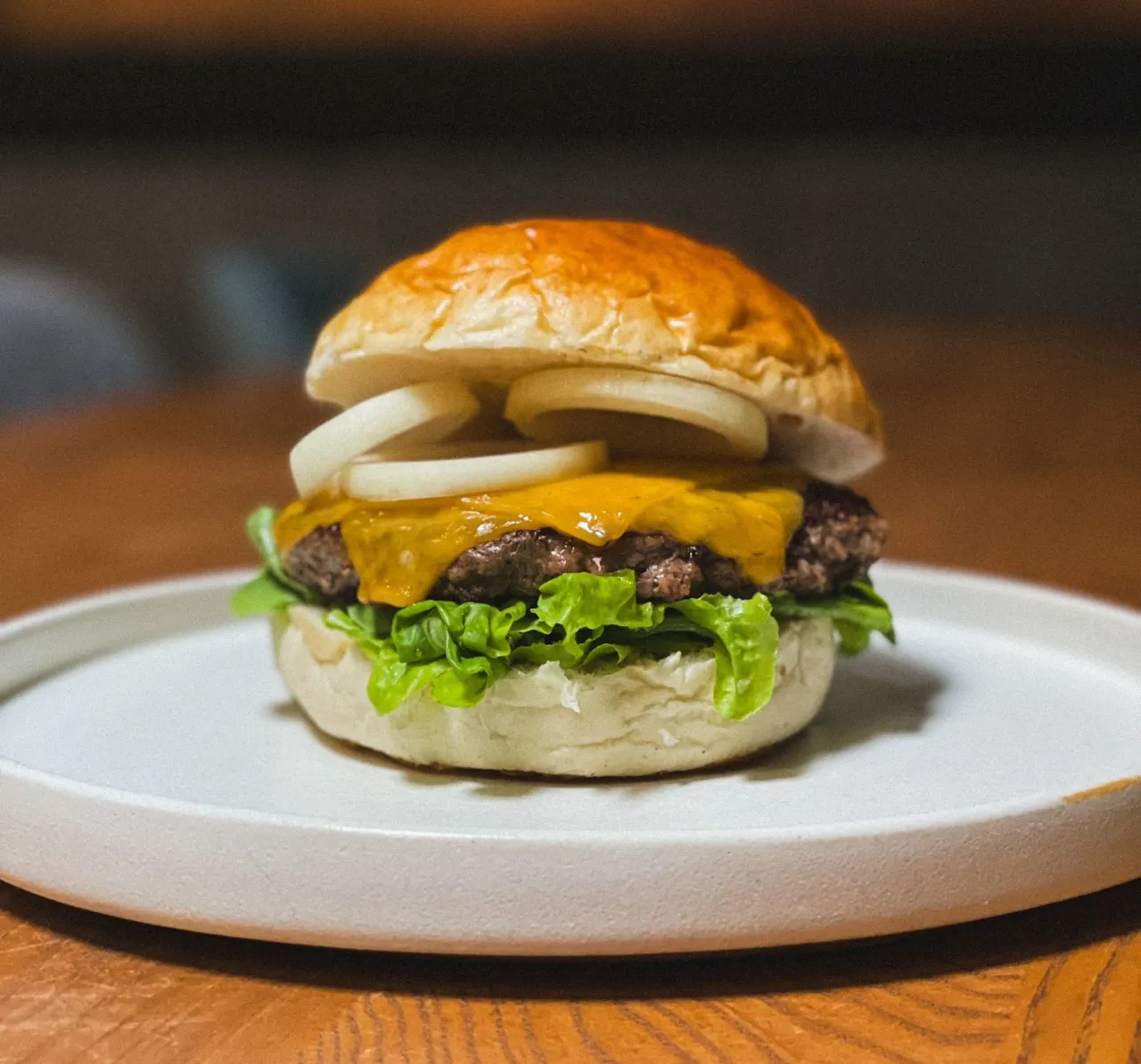 przygotowanie burgerów do smażenia