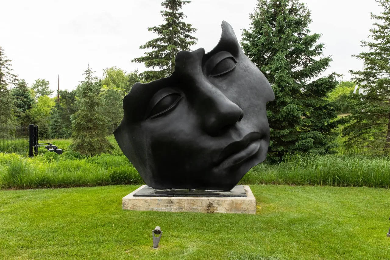 Igor Mitoraj sculptures around the world