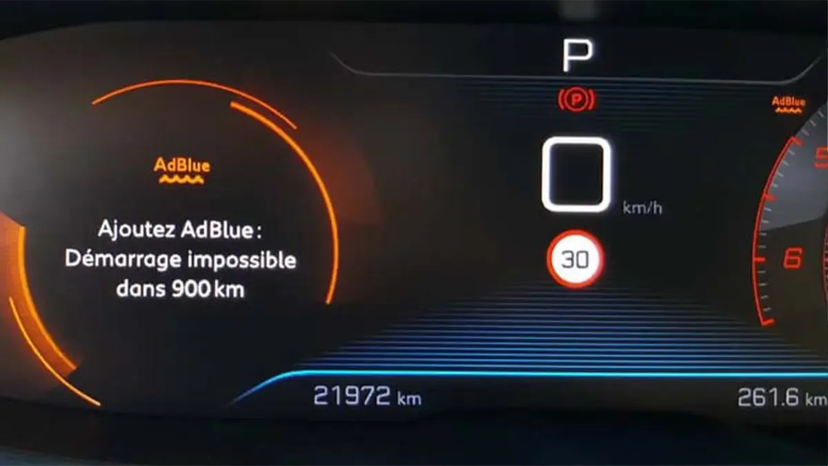 voyant AdBlue allum&eacute; sur tableau de bord voiture