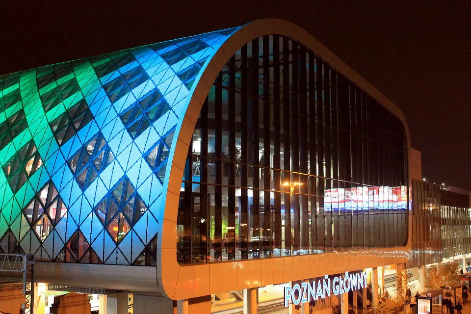 Dworzec Autobusowy Poznań Gł&oacute;wny, galeria Avenida