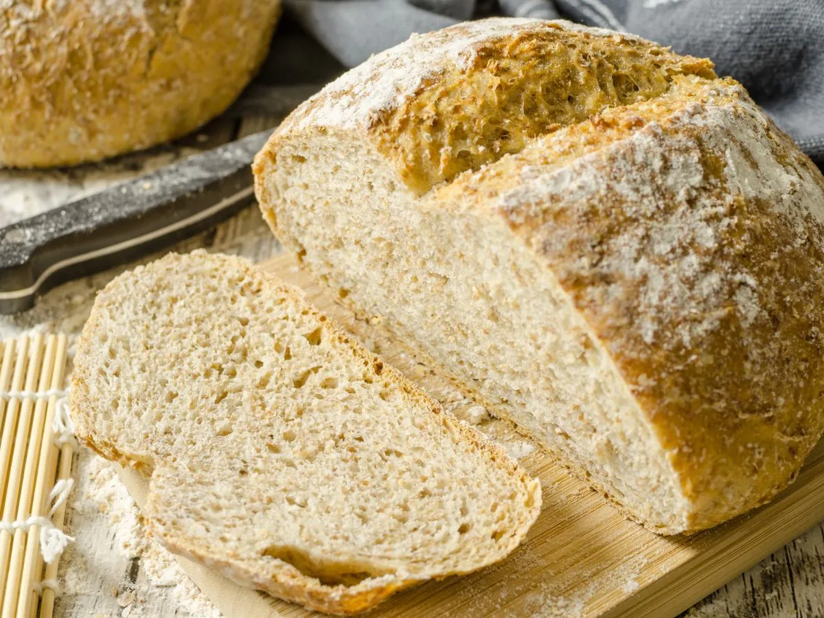 Chrupiąca skórka chleb na maślance