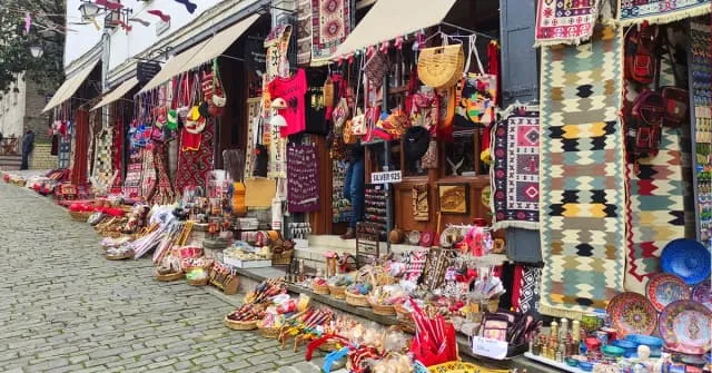 Zdjęcie Gdzie kupić pamiątki w Rzymie? Odkryj najlepsze miejsca na zakupy